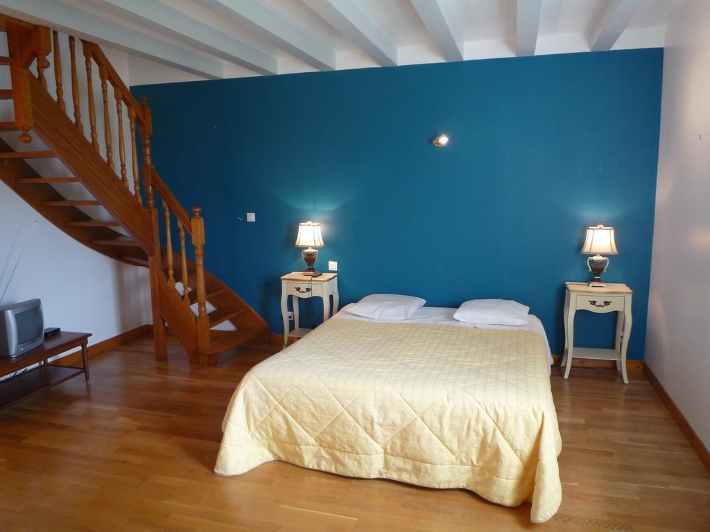 Le Petit Pont Hotell Moncé-en-Belin Exteriör bild