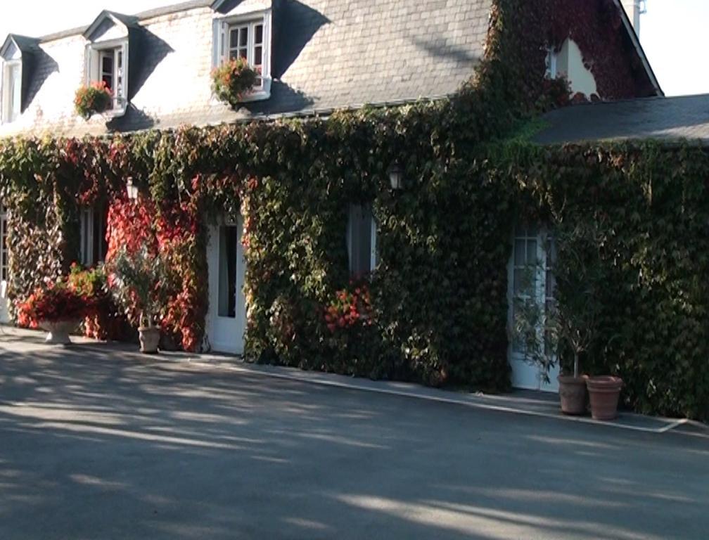 Le Petit Pont Hotell Moncé-en-Belin Exteriör bild