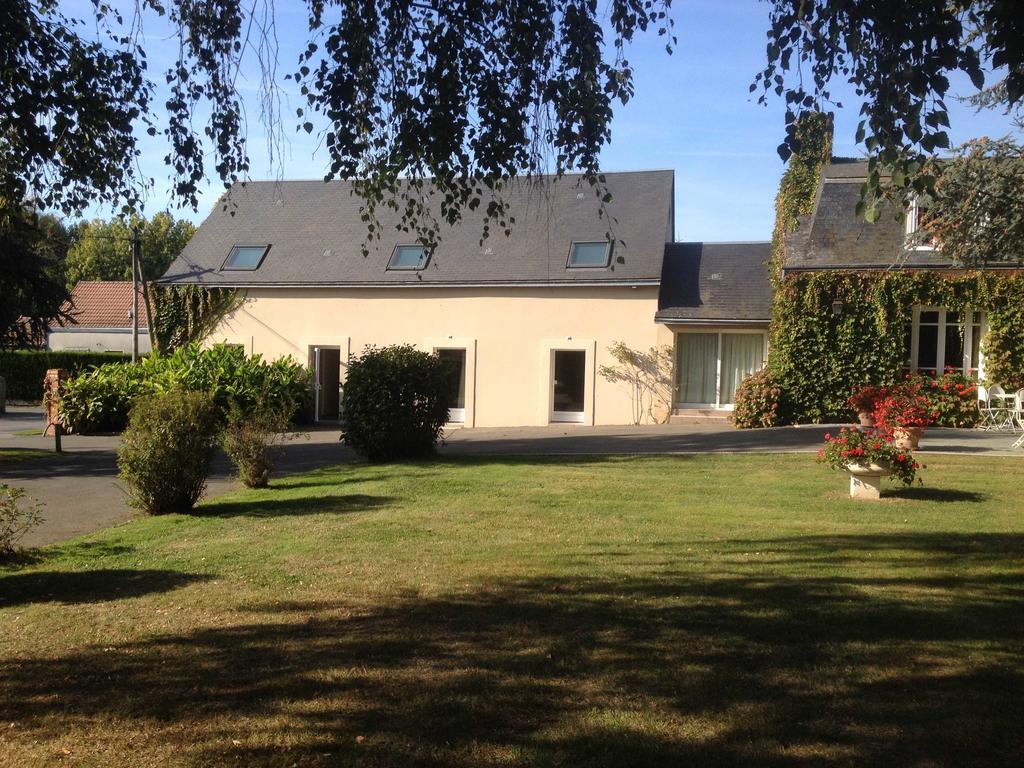Le Petit Pont Hotell Moncé-en-Belin Exteriör bild