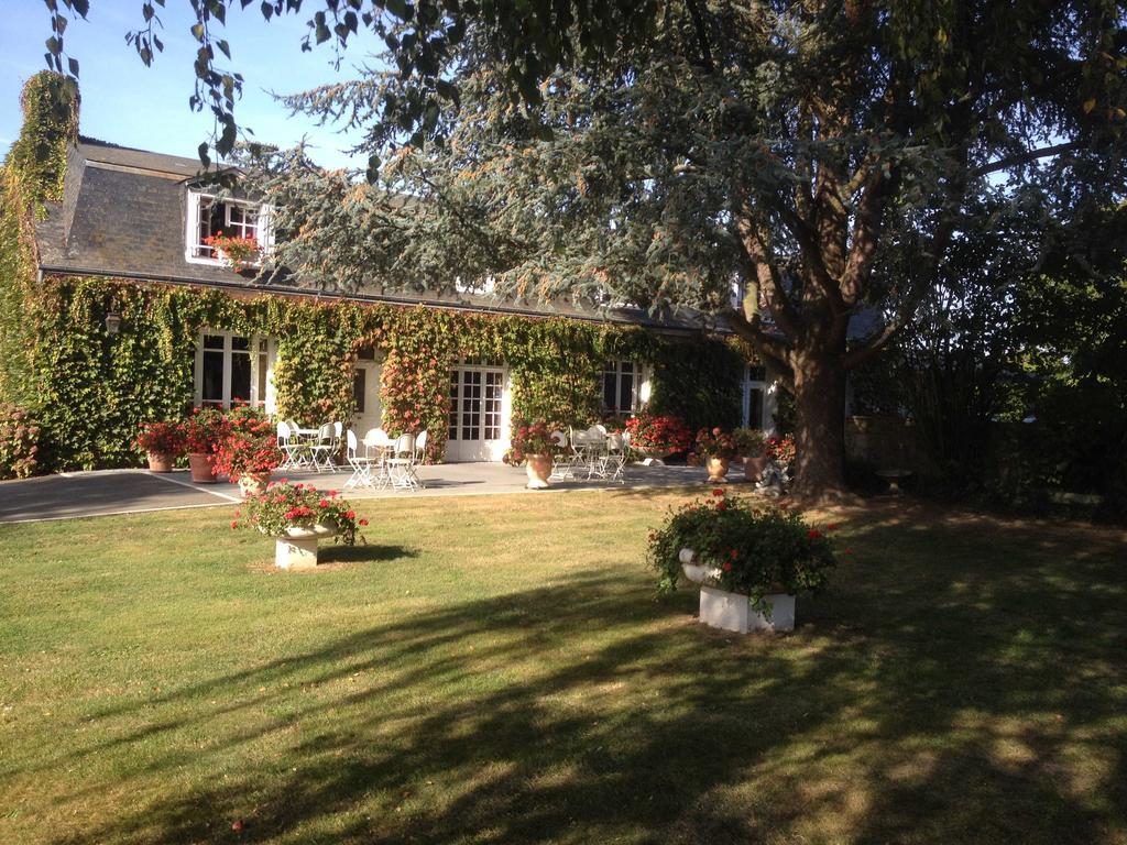 Le Petit Pont Hotell Moncé-en-Belin Exteriör bild