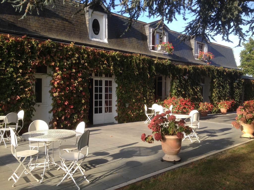 Le Petit Pont Hotell Moncé-en-Belin Exteriör bild