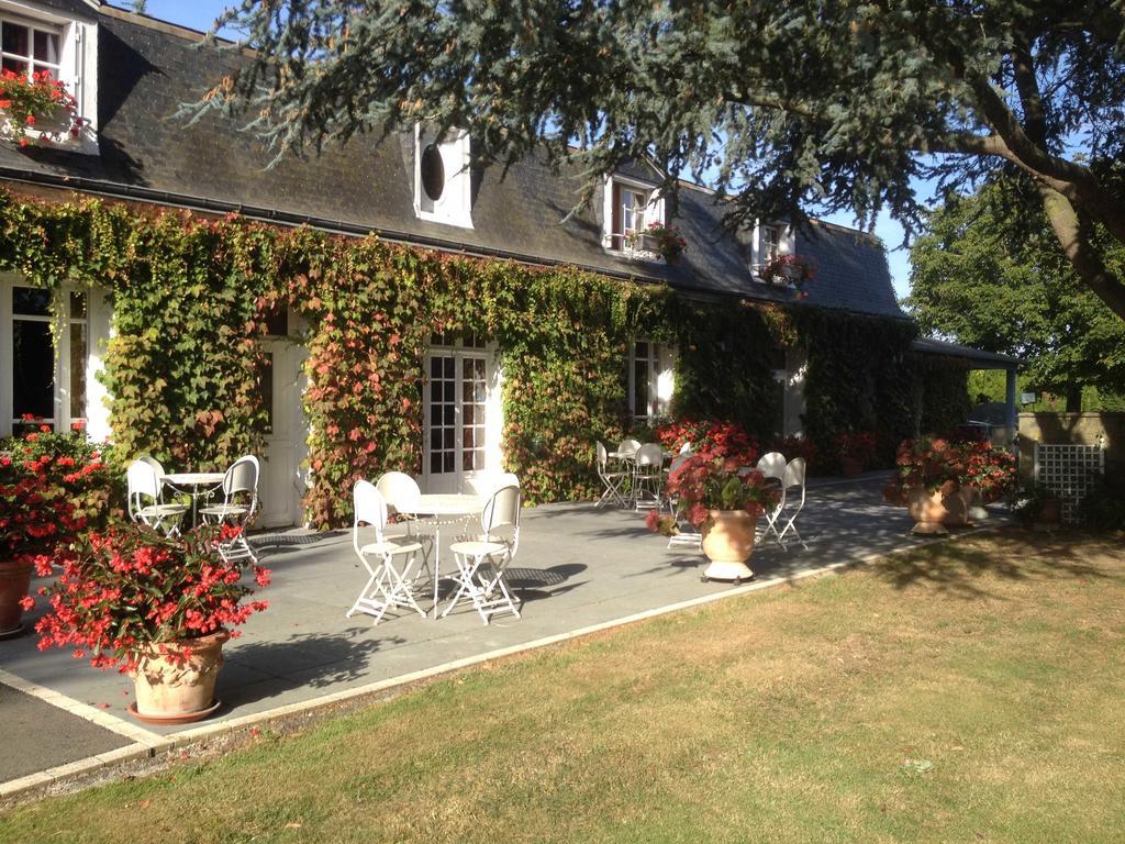 Le Petit Pont Hotell Moncé-en-Belin Exteriör bild