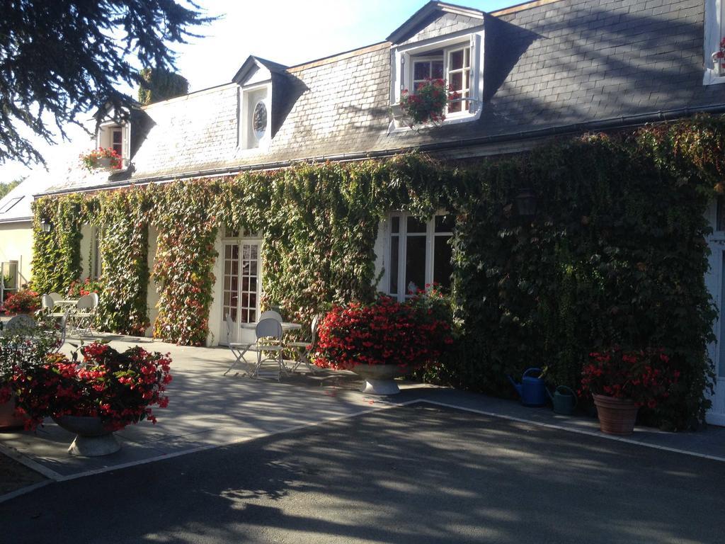 Le Petit Pont Hotell Moncé-en-Belin Exteriör bild